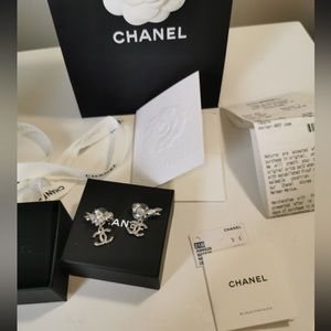 100% AUTHENTIC CHANEL CC COCO Silver Earrings Pearl Flower Studs Crystal XL NEW